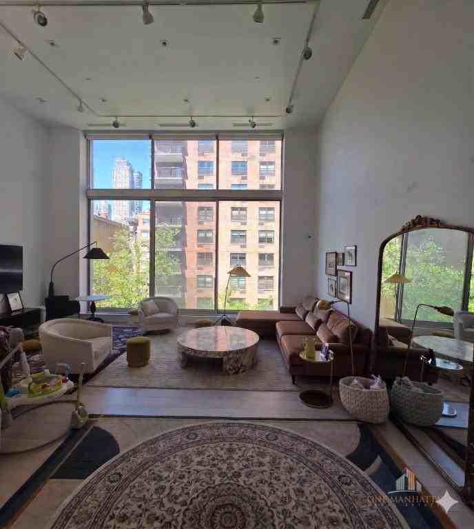 350 E 81st St - Photo 2 of 7