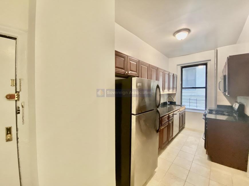 250 Fort Washington Ave - Photo 2 of 10