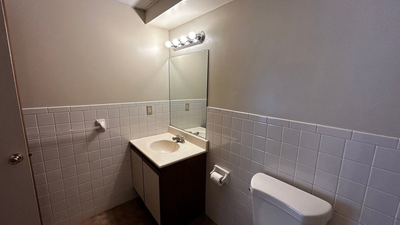 916 Kings Rd #304 - Photo 3 of 17