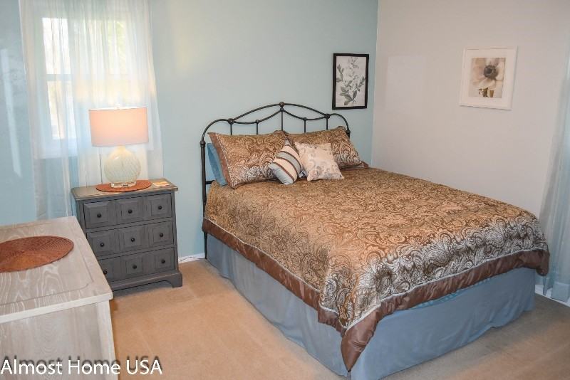 1028 Coppens Rd - Photo 4 of 9