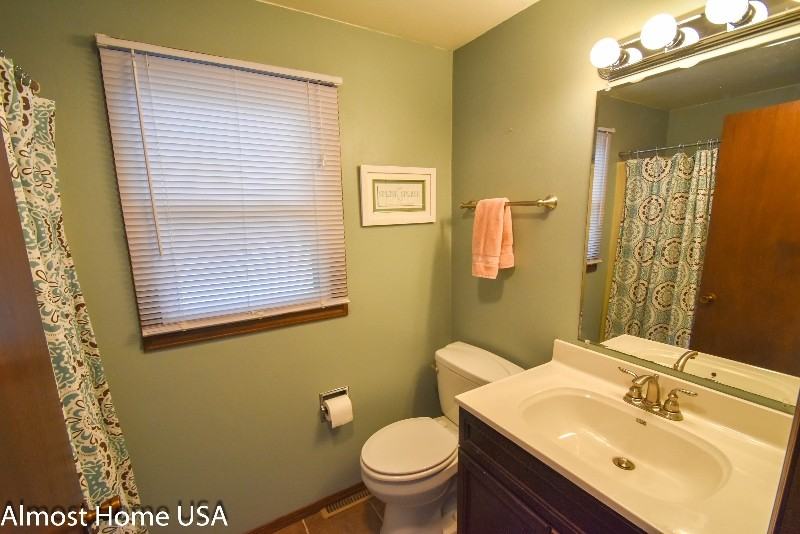 1028 Coppens Rd - Photo 7 of 9