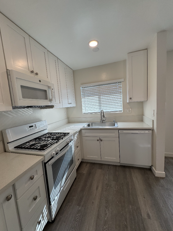 15029 Burbank Blvd #1 - Photo 4 of 14