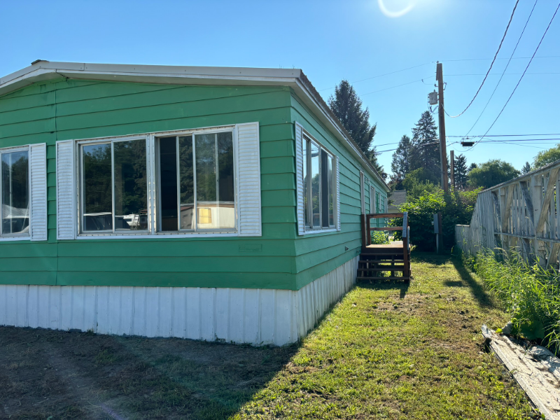 44 Forest Ave - Photo 3 of 22