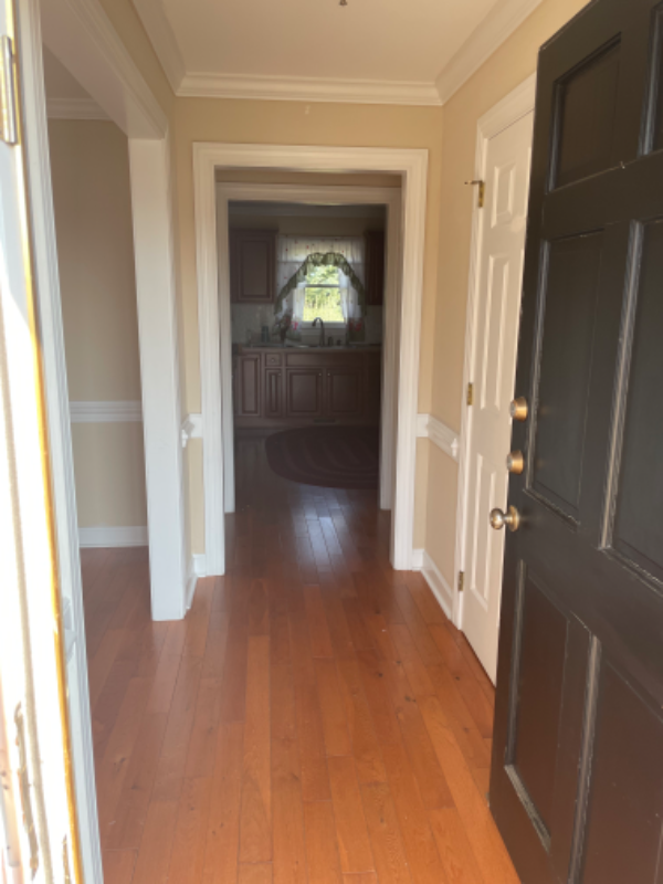 100 Plaza Dr W - Photo 3 of 22