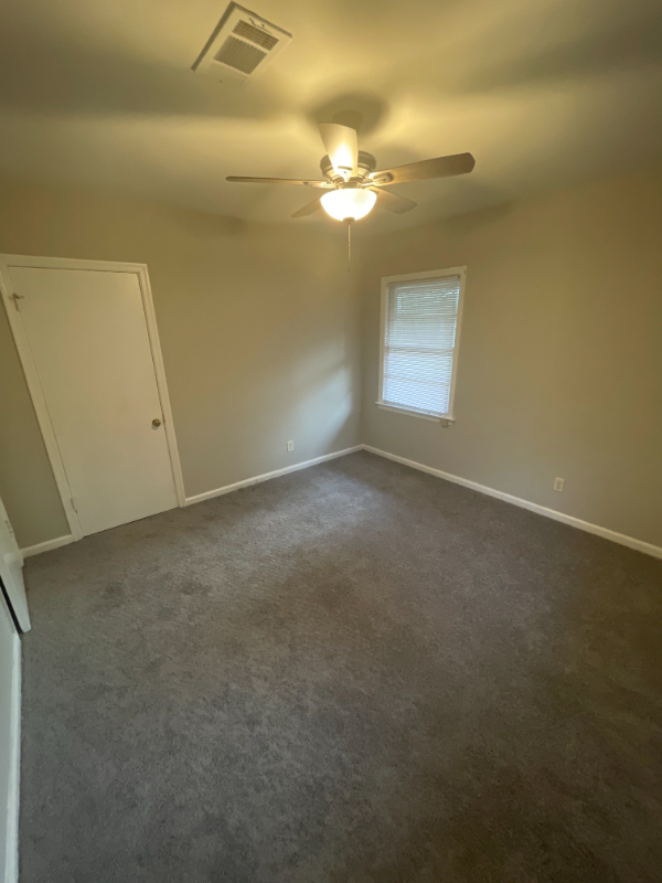 2427 Laurel Dr #B - Photo 7 of 10