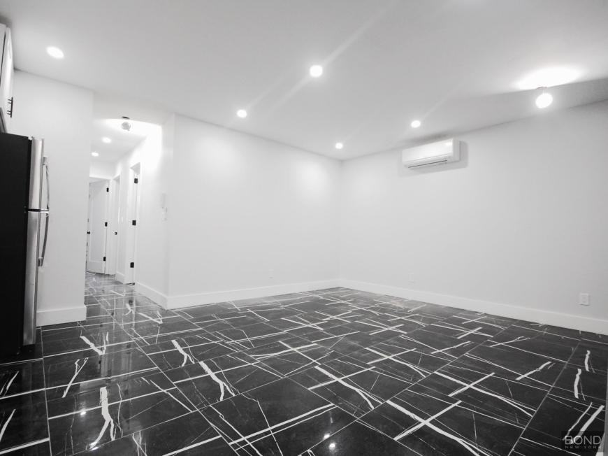 49 E 56th St - Photo 3 of 9