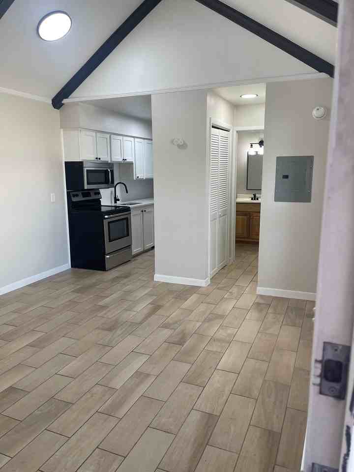 1604 S Denver Ave - Photo 2 of 2