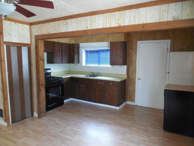 3724 Roosevelt Ave - Photo 2 of 4