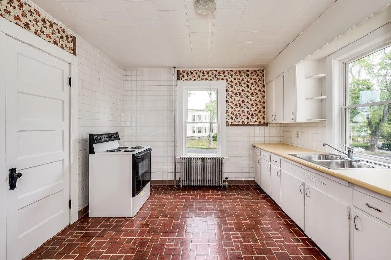 67 Park St - Photo 5 of 36