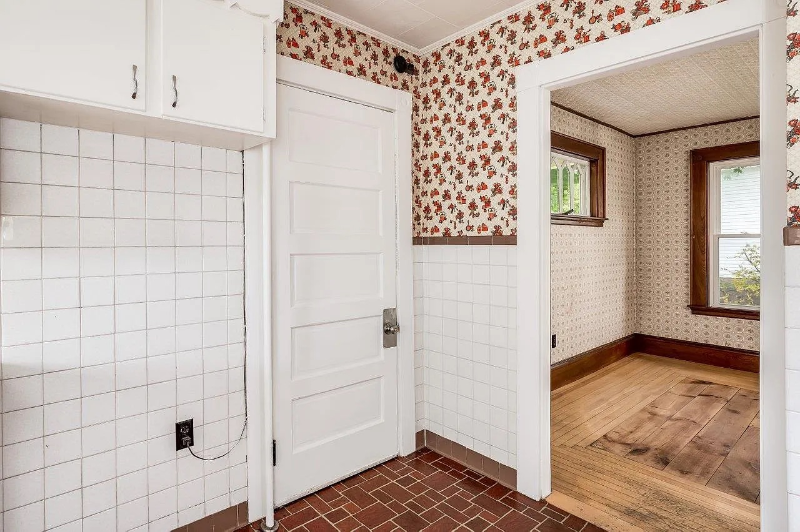 67 Park St - Photo 7 of 36