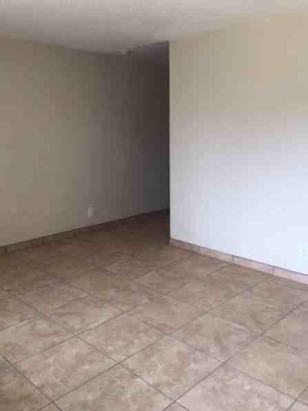 2139 W Glenrosa Ave #2 - Photo 3 of 10