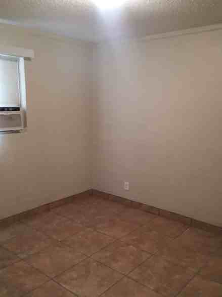 2139 W Glenrosa Ave #2 - Photo 7 of 10