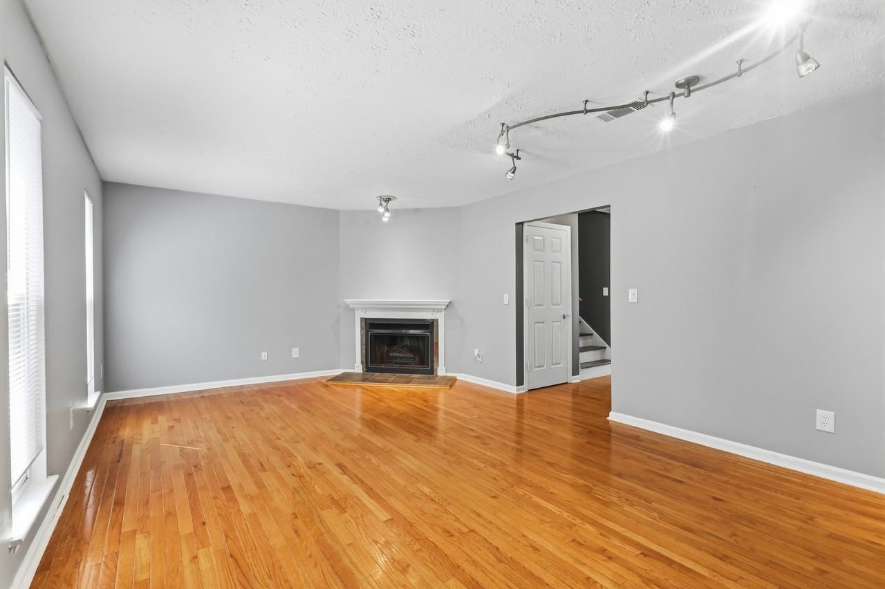 388 Huntington Ridge Dr - Photo 2 of 18