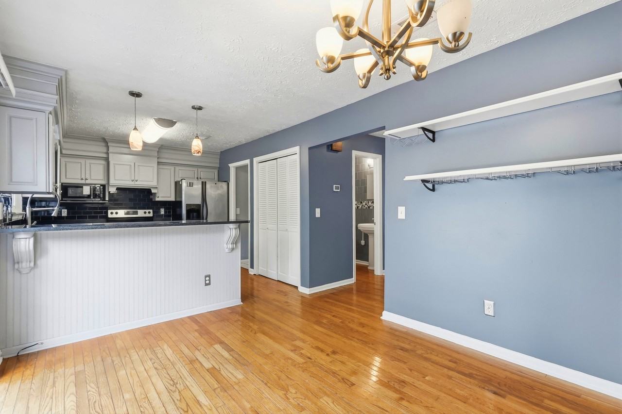 388 Huntington Ridge Dr - Photo 4 of 18