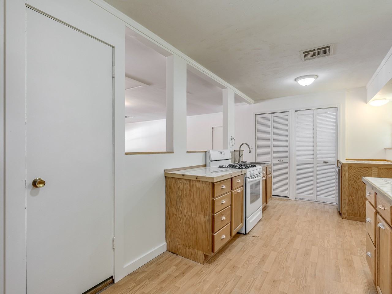 106 N Norman Ave - Photo 6 of 20