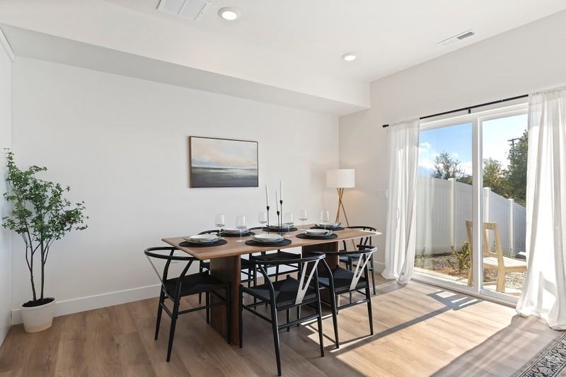 453 Wn - Photo 2 of 22