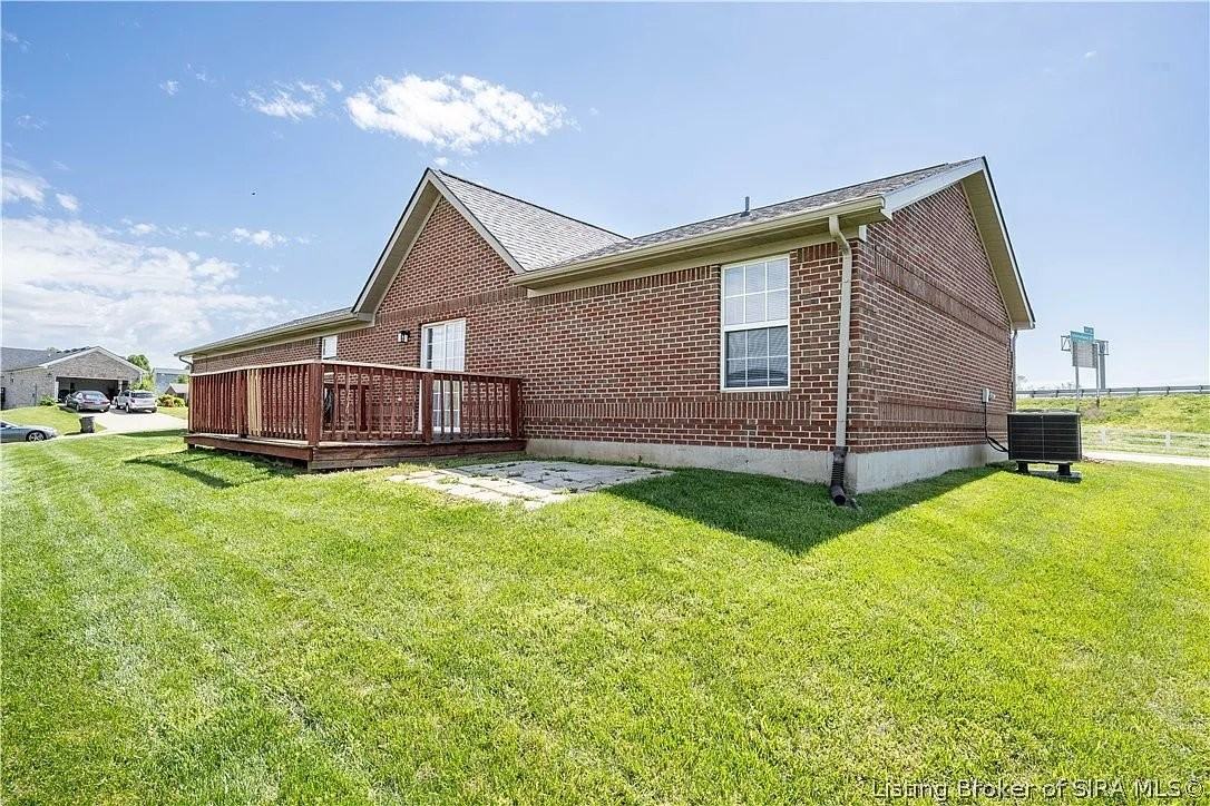 2801 Boulder Ct - Photo 3 of 10