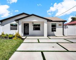 featured image of 2905 W Collins St