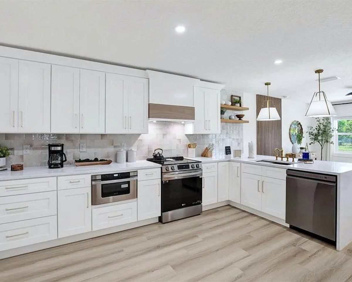 2905 W Collins St - Photo 5 of 20