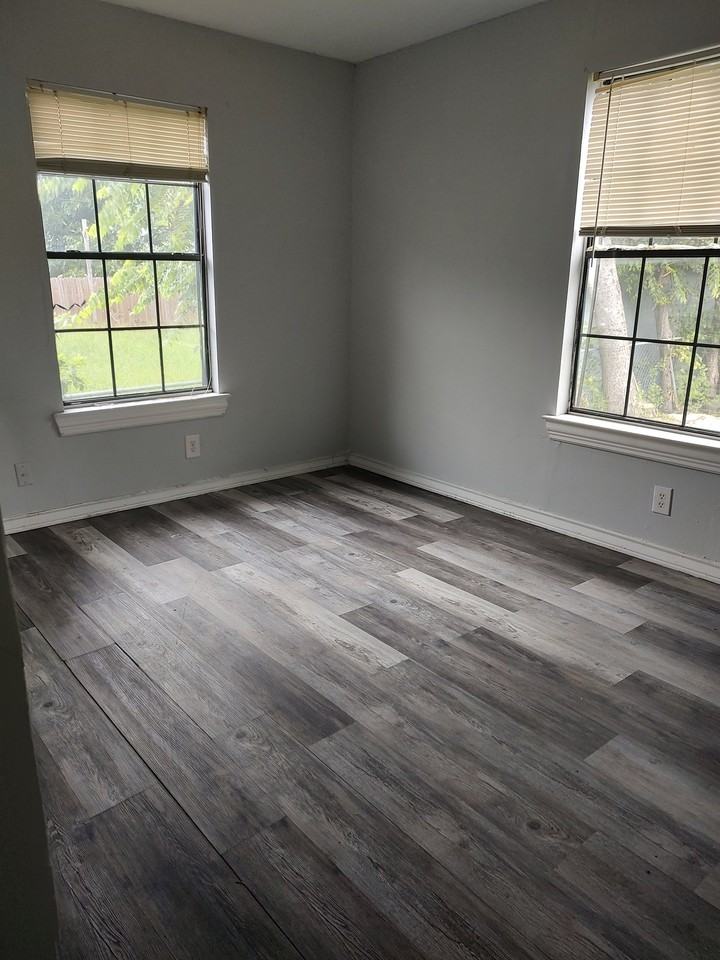 2453 Cincinnati Ave - Photo 4 of 14