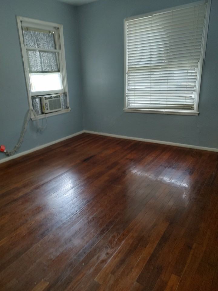 2453 Cincinnati Ave - Photo 5 of 14