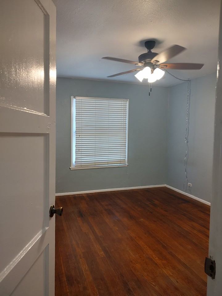 2453 Cincinnati Ave - Photo 7 of 14