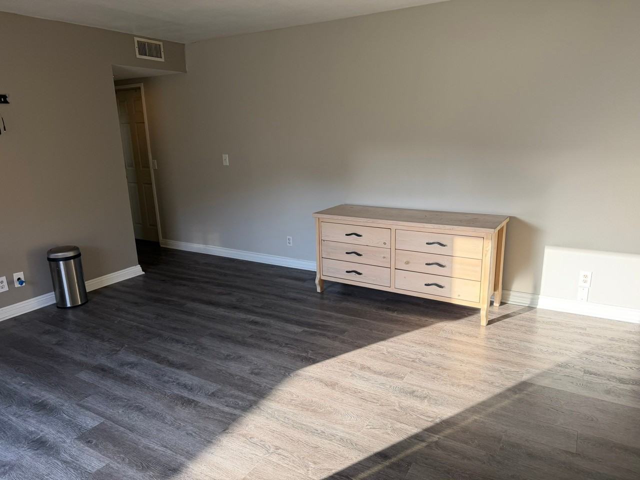 2794 Carlmont Pl - Photo 5 of 15