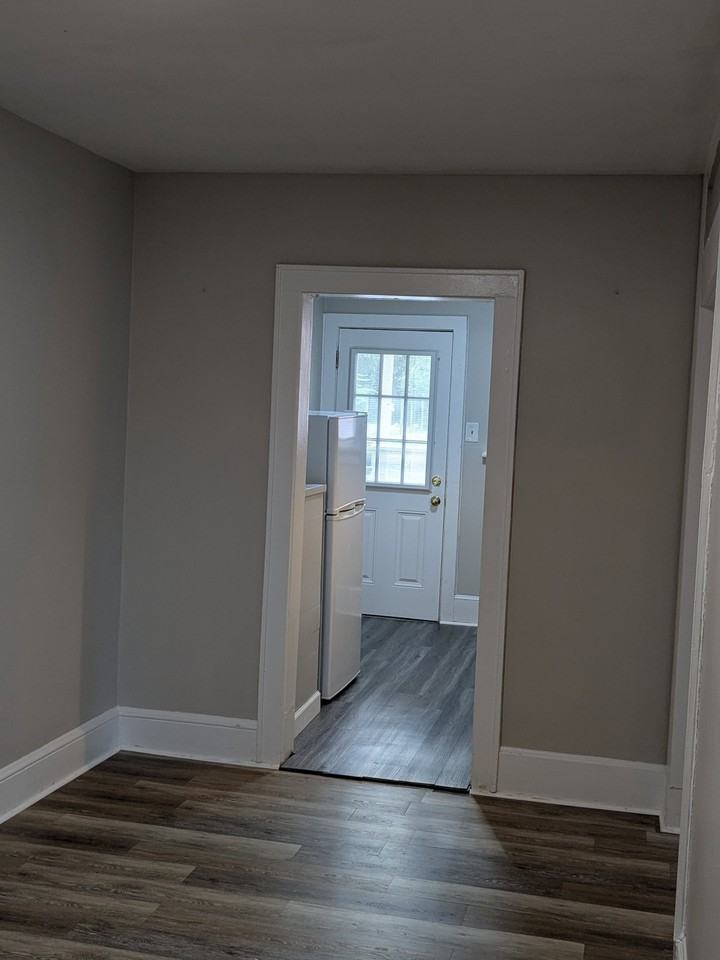 307 N Granville St #C - Photo 3 of 11