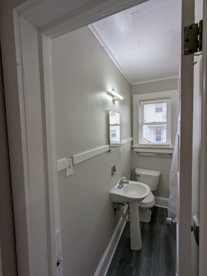 307 N Granville St #C - Photo 6 of 11