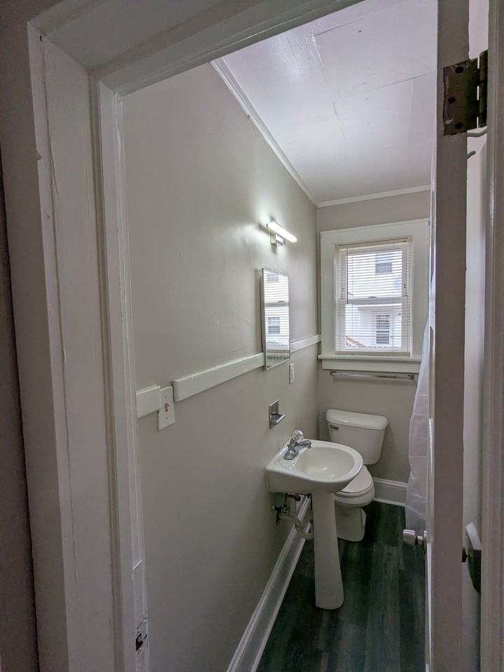 307 N Granville St #C - Photo 7 of 11