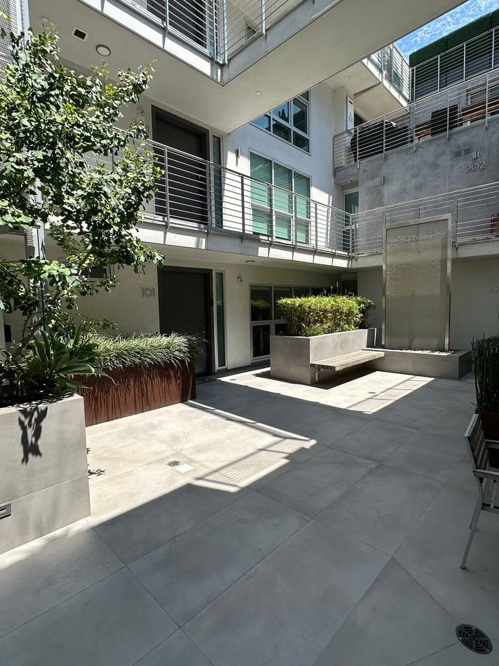 8210 Fountain Ave #103 - Photo 4 of 19