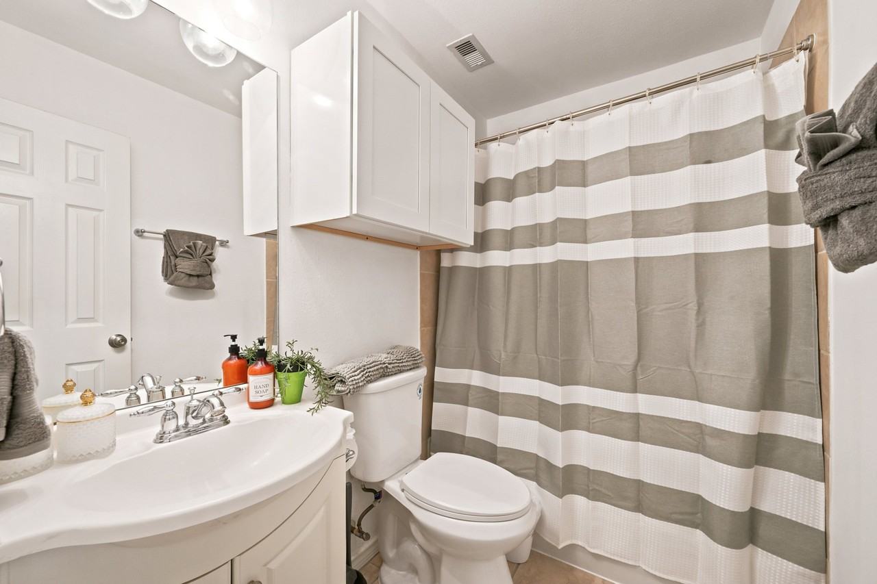 3565 Dreyfus St - Photo 4 of 20