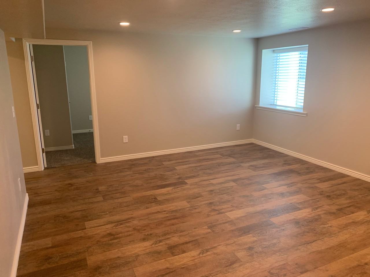 343 Flagstone Dr - Photo 2 of 13