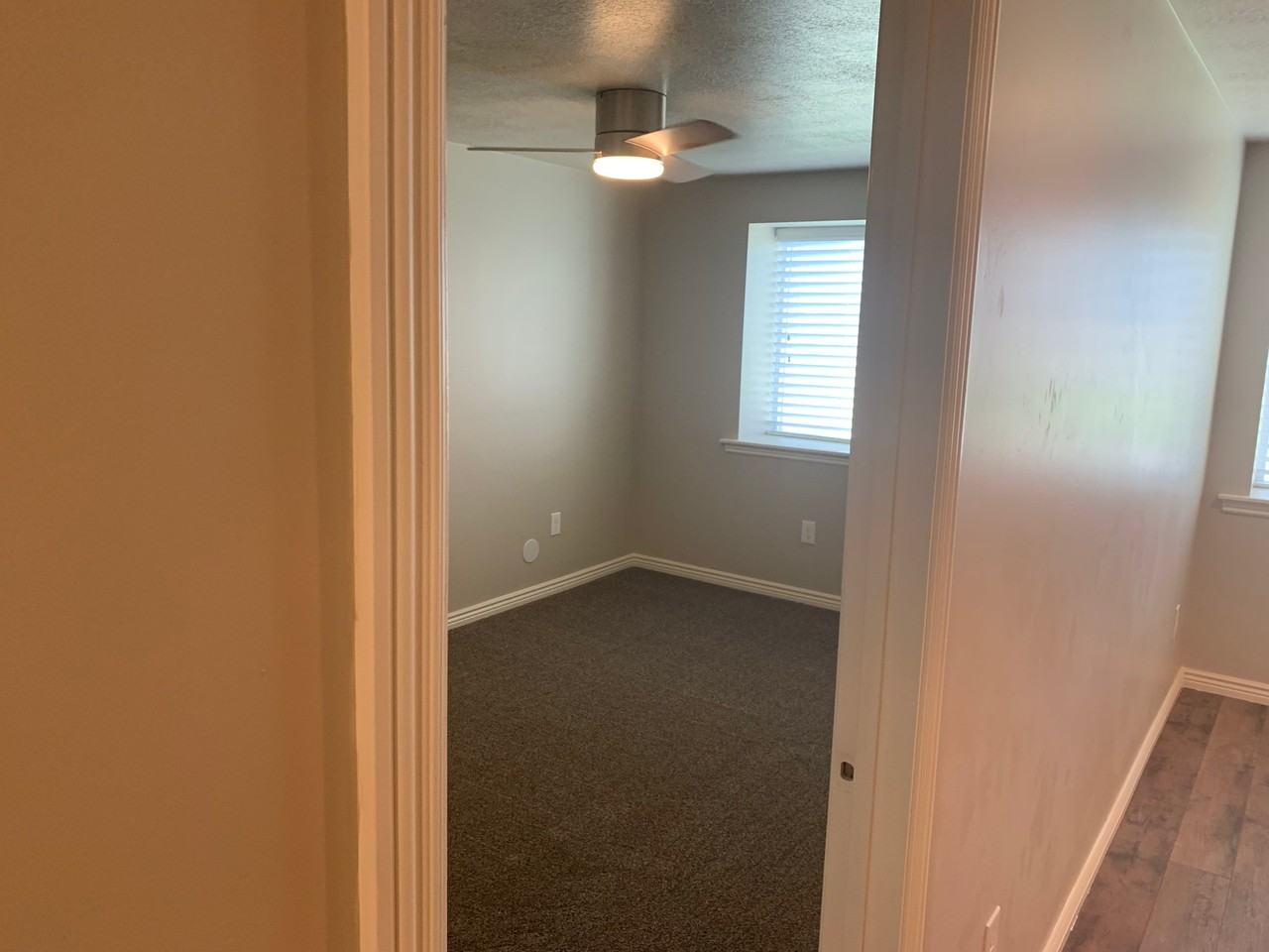 343 Flagstone Dr - Photo 4 of 13