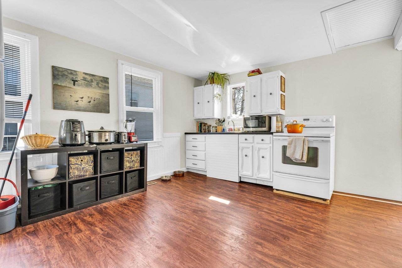66 Union St - Photo 3 of 6