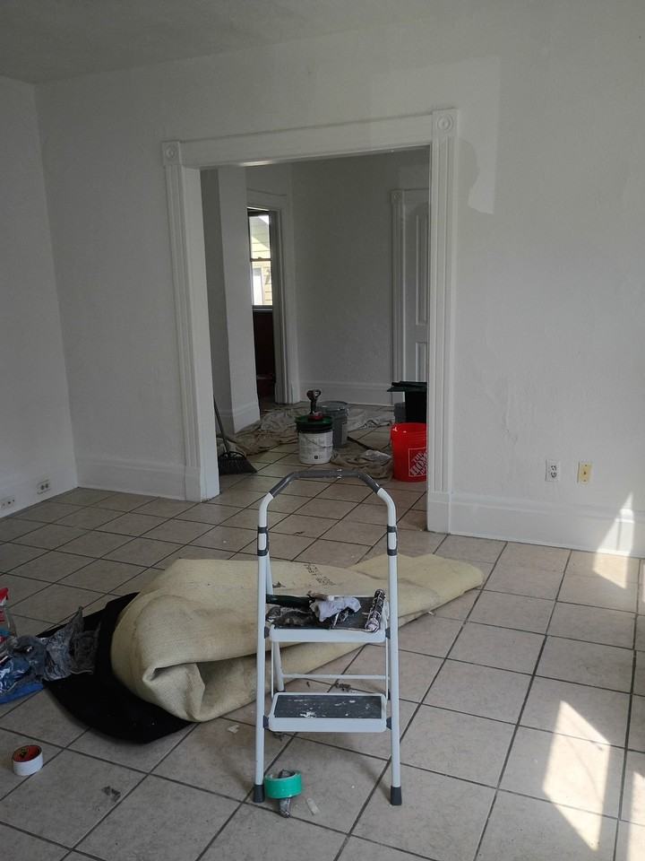 248 W 3rd St - Photo 3 of 6