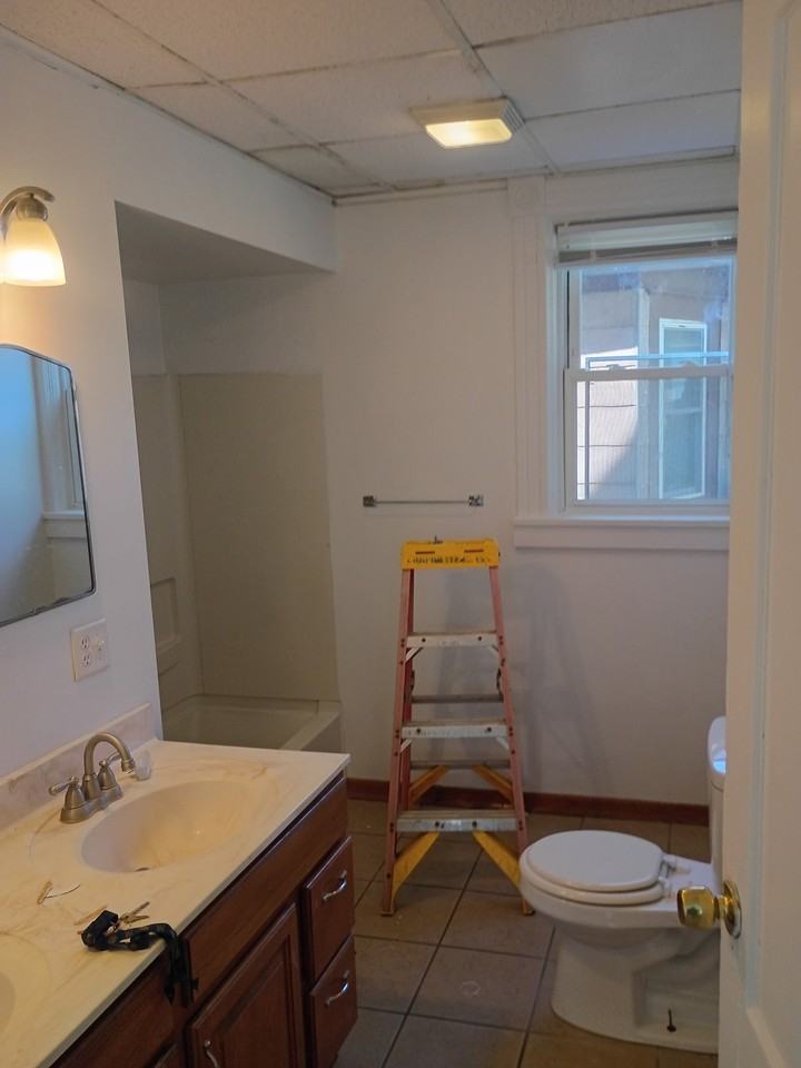 248 W 3rd St - Photo 4 of 6