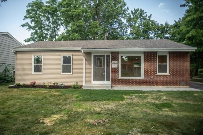 1028 Valley Stream Dr - Photo 2 of 16