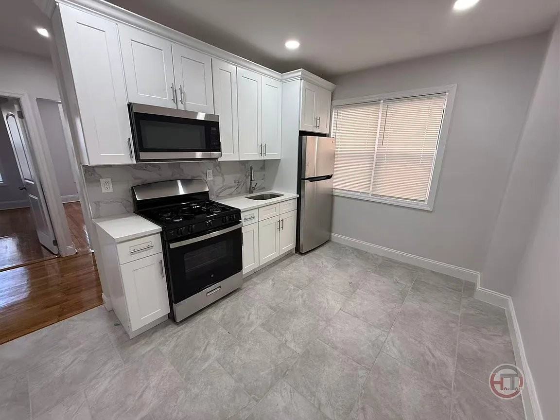 1623 Garfield St #1R - Photo 2 of 7