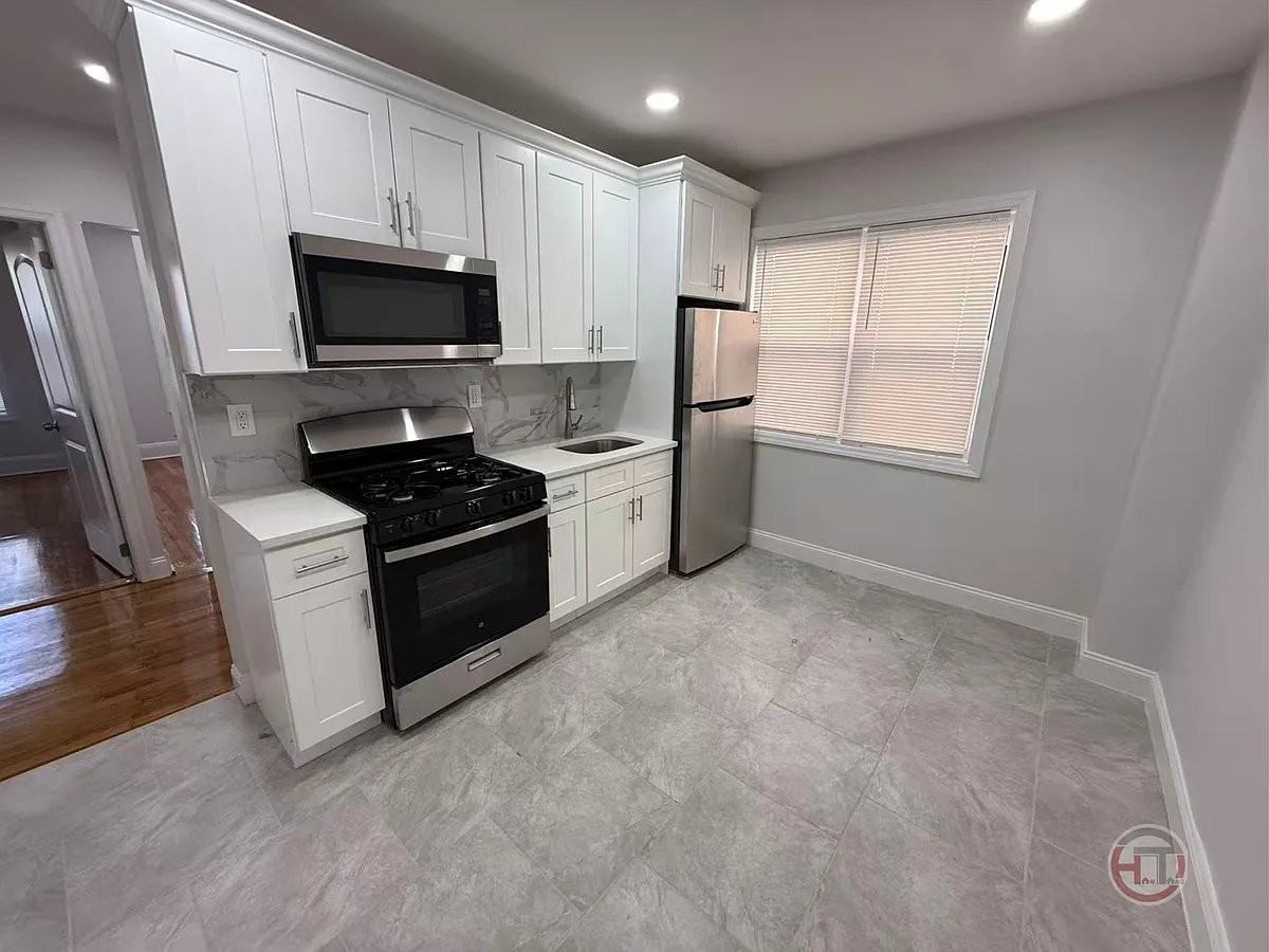 1623 Garfield St #1R - Photo 3 of 7