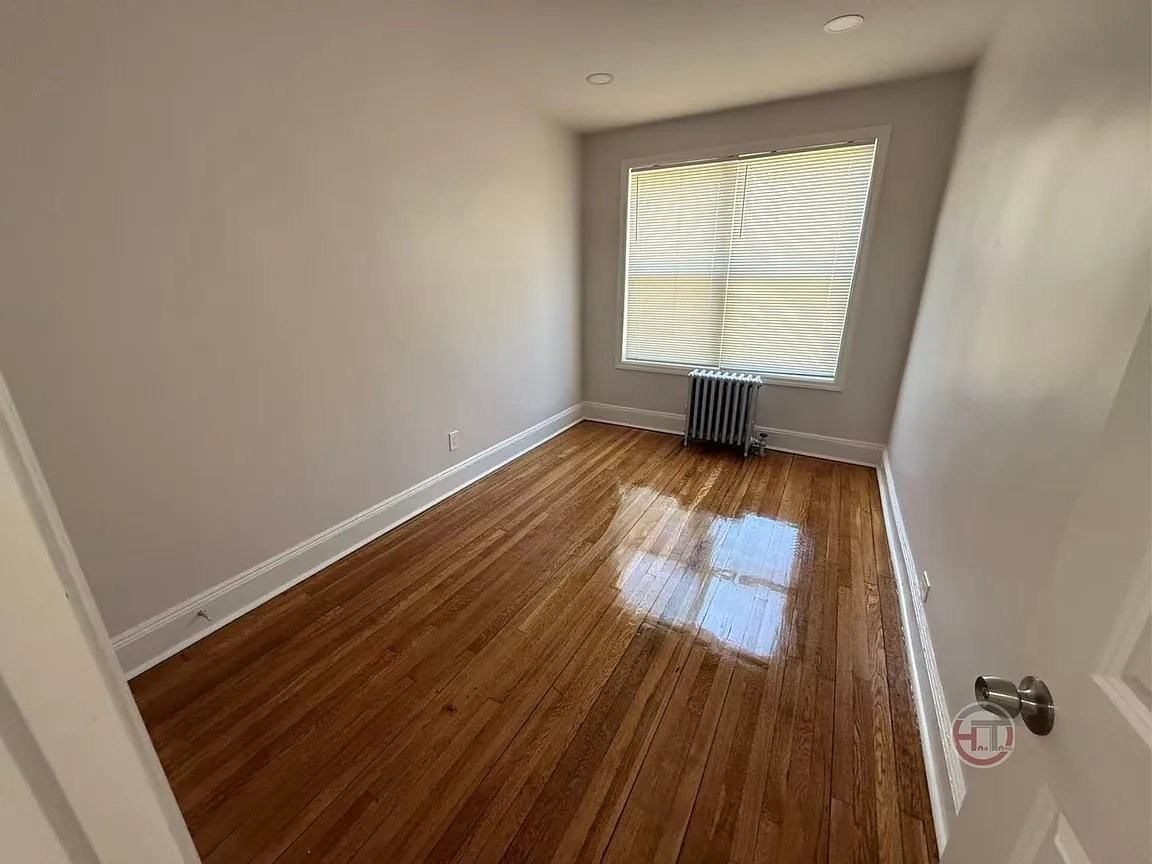 1623 Garfield St #1R - Photo 6 of 7