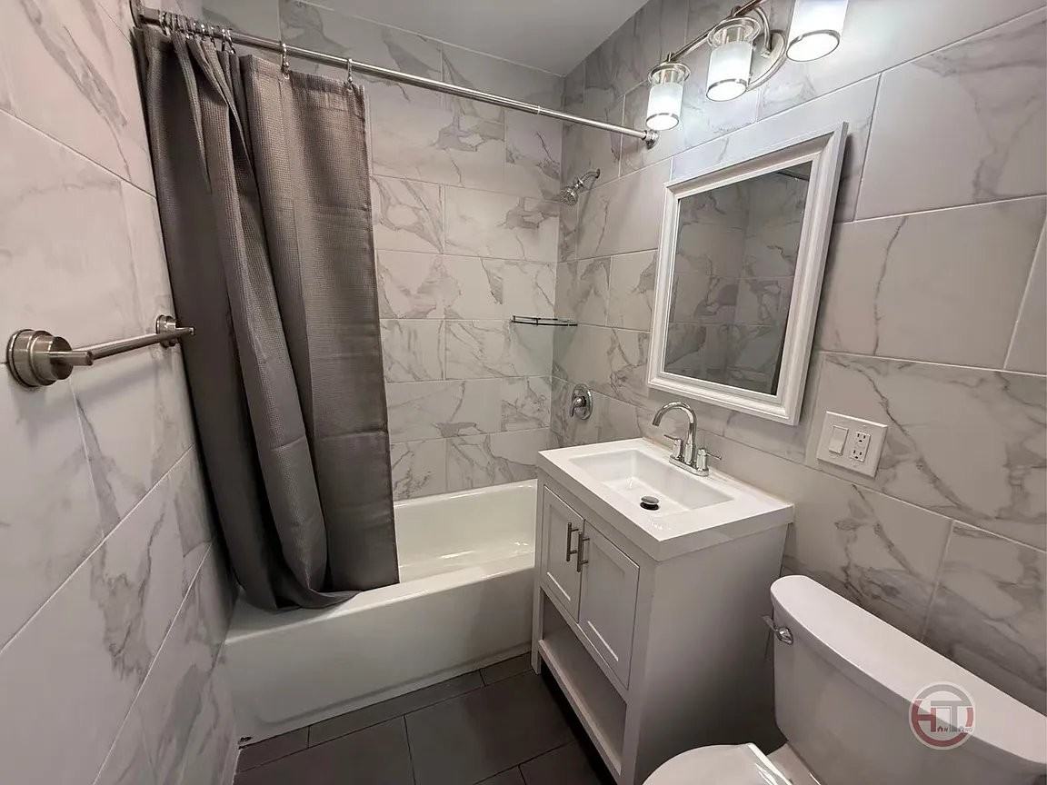 62-98 Saunders St #6 - Photo 2 of 6