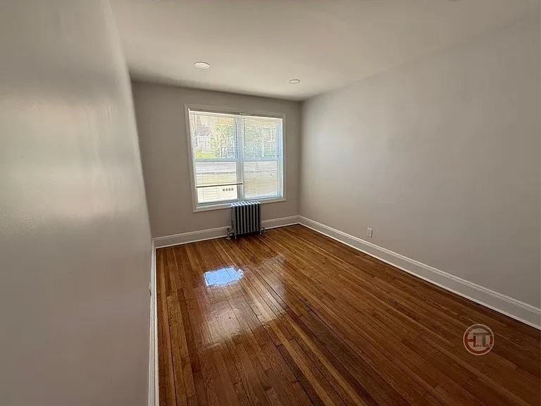 62-98 Saunders St #6 - Photo 3 of 6