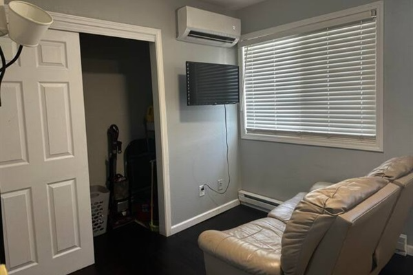 607 N Franklin Ave - Photo 2 of 5