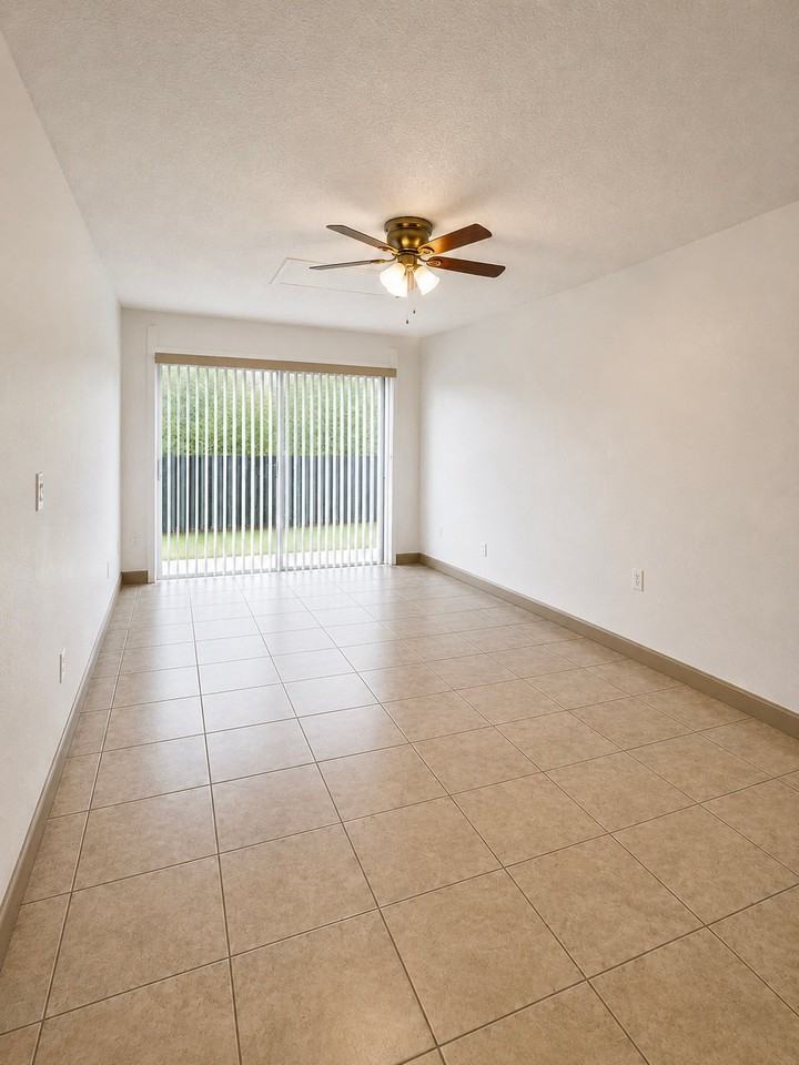 7601 Willow Park Dr - Photo 5 of 15