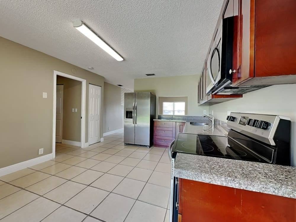 2787 Flagstone Dr Se - Photo 4 of 9