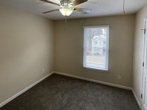 561 Heathgate Dr - Photo 3 of 13