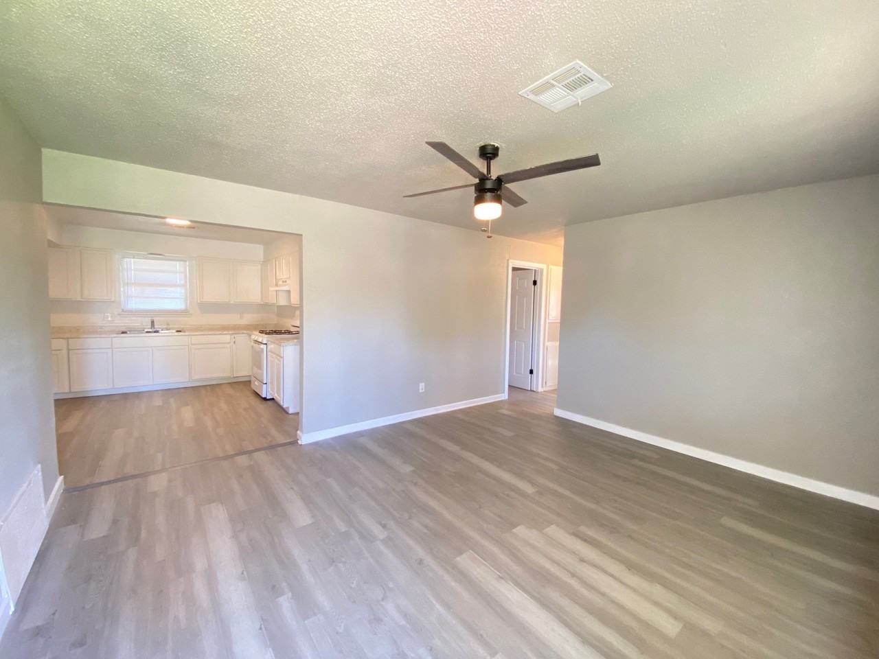 3309 Sw 19th St - Photo 2 of 19