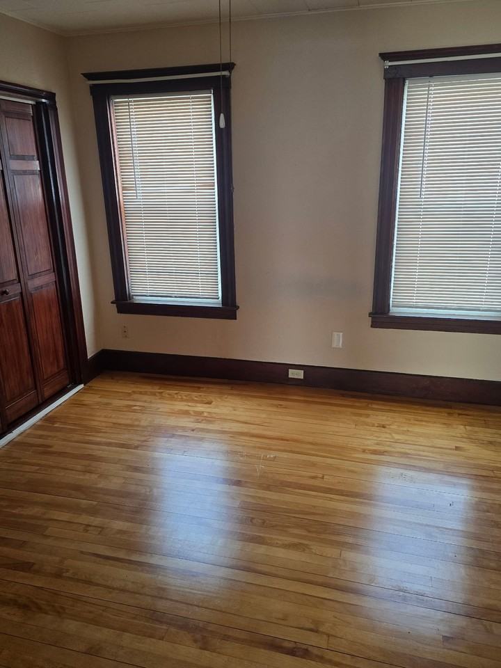 260 Walton St #2 - Photo 4 of 7