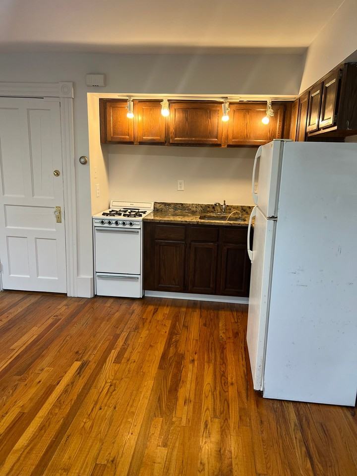 14 Oxford St #3 - Photo 6 of 20